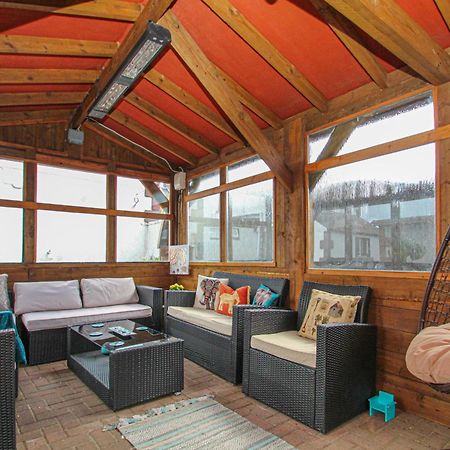 Апартаменты Lavish 2 Bed Sleeps 5 Near Lanark Carstairs Экстерьер фото